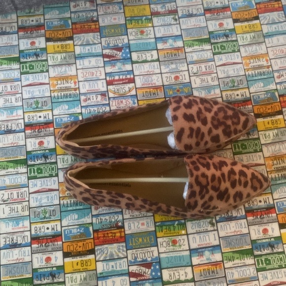 Amazon Essentials Women’s Leopard Print Flats – Size 7.5 - Picture 6 of 11